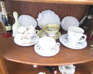 Collectible Cups & Saucers