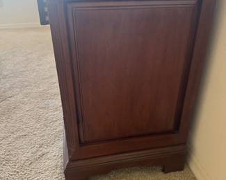 Davis Furniture Solid Wood Dresser 
10 Drawers Dovetail