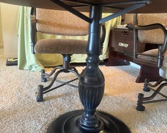 Tempo Furniture Round Bullseye Dinette Table with 4  Swivel & Tilt Caster Dining Chairs