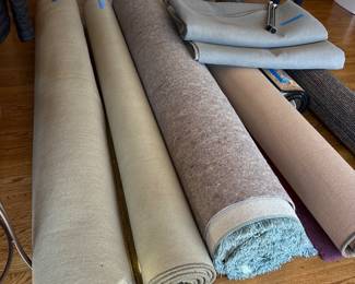 rugs many sizes all clean and pet free
