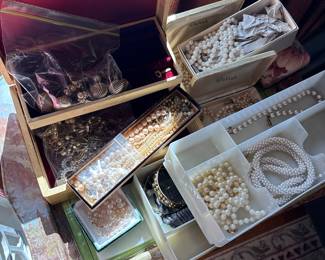 pearls/vintage