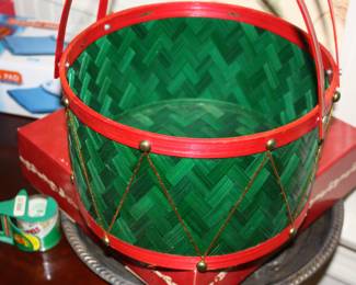 Green/red drum basket