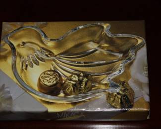 Mikasa pressed glass dove bowl NIB