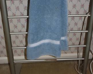 Heated towel rack