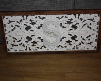 Carved wood wall hanging w/letter 'S'