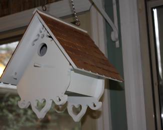 Indoor birdhouse