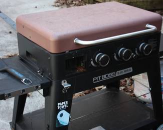 Pit Boss grill w/tank