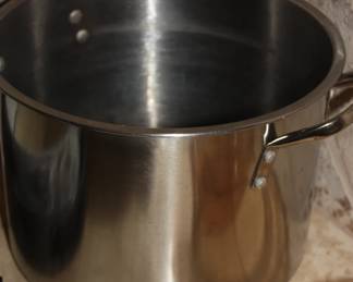 Deep aluminum cook pot