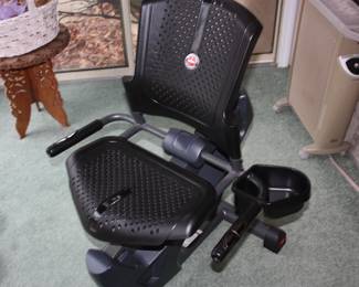 Like new - Schwinn 230 work out bike (Recumbent) w/16 magnetic levels of resistance  