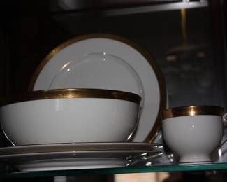 40 Pc set Mikasa Bone china w/gold rims  platter/soup bowls/plates/cups/saucers