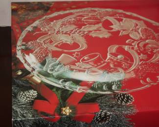 15" round holiday glass platter  Mikasa