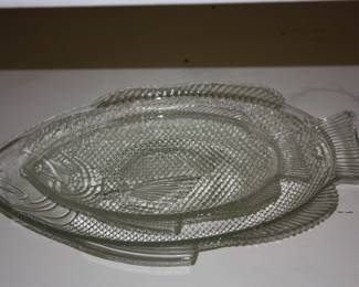 2 glass fish platters