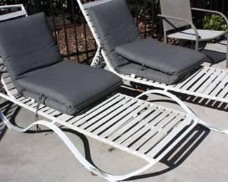 Pair deck loungers w/cushions
