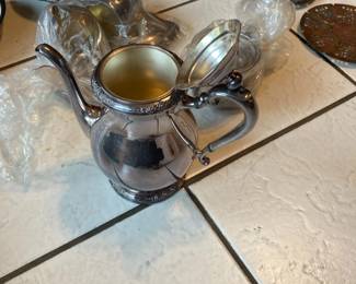 silver tea pot