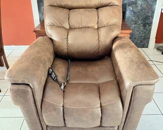VivaLift Radiance electric lift chair - model PLR3955S, weight limit 400#, used only 5 months, has cup holder and charging station for cell phone, built in heating in lumbar area. Chair weight 156#