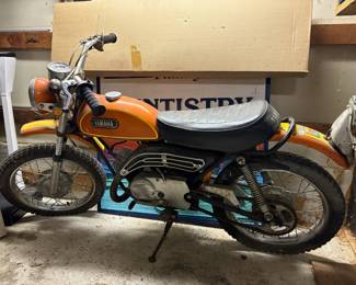 1972 Yamaha Orange & Yellow Motorcycle