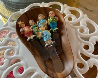 Set of 5 Figural Cheese Knives, Fostoria Milk Glass Cake Stand