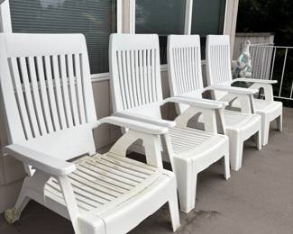 Set of 4 White Plastic Stackable/Foldable Patio Chairs