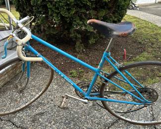 1974 Schwinn Le-Tour Blue Bicycle