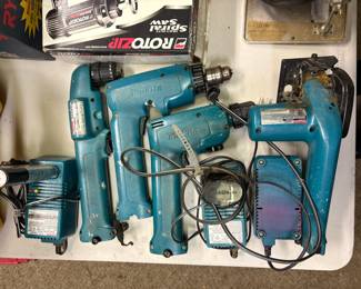 Makita 3/8in 9.6V Cordless Angle Drill – DA391D, Makita Cordless Driver Drills, Makita Cordless 3 3/8" Circular Saw 5090D with Charger