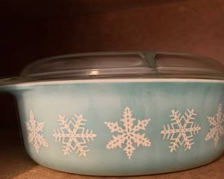 Pyrex Casserole Dish with Turquoise Snowflake Pattern