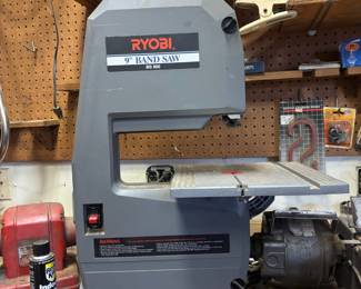 Ryobi 9" Band Saw – BS 900