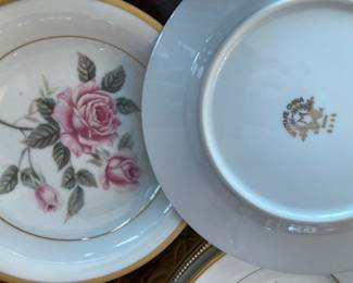Noritake China "Lindrose Pink Rose" Dinnerware Set