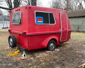1973 Hitch but play pack vintage fiberglass camper trailer 