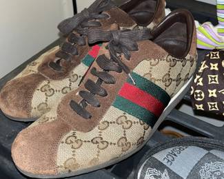 Real Gucci vintage shoes woman’s size 7 (unsure)