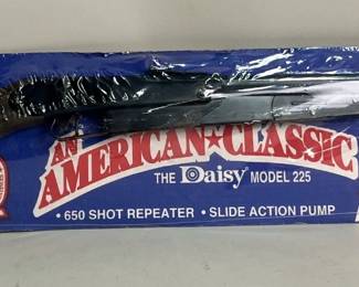 Daisy Model 225 BB Gun With Instructions, New In Package 