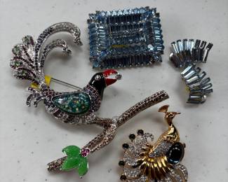 Jewelry is not typical pricing- these are high-end costume jewelry pieces many pieces priced between $10-160. See description for brand names.
⭐️ ⭐️ We will limit number of people in jewelry area and require payment on these items in room ⭐️ ⭐️