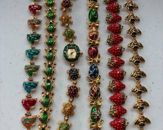 Jewelry is not typical pricing- these are high-end costume jewelry pieces many pieces priced between $10-160. See description for brand names.
⭐️ ⭐️ We will limit number of people in jewelry area and require payment on these items in room ⭐️ ⭐️