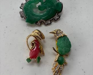 Jewelry is not typical pricing- these are high-end costume jewelry pieces many pieces priced between $10-160. See description for brand names.
⭐️ ⭐️ We will limit number of people in jewelry area and require payment on these items in room ⭐️ ⭐️
