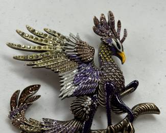 Jewelry is not typical pricing- these are high-end costume jewelry pieces many pieces priced between $10-160. See description for brand names.
⭐️ ⭐️ We will limit number of people in jewelry area and require payment on these items in room ⭐️ ⭐️