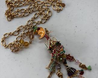Jewelry is not typical pricing- these are high-end costume jewelry pieces many pieces priced between $10-160. See description for brand names.
⭐️ ⭐️ We will limit number of people in jewelry area and require payment on these items in room ⭐️ ⭐️