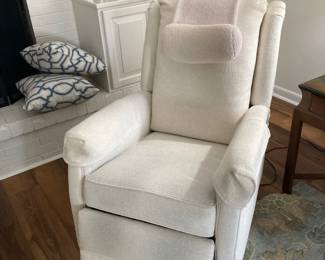 Narrow recliner..Great for smaller spaces