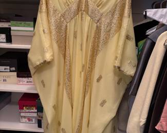 LADIES GOWN FROM FAMOUS BARR