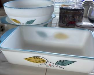 3 PIECE PYREX SET