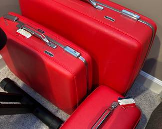 AMERICAN TOURISTER LUGGAGE IN PERFECT CONDITION
