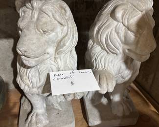 PAIR OF LIONS