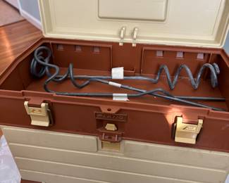 INSIDE TACKLE BOX