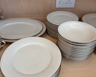 NORITAKE CHINA PATTERN AFFECTION