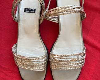 STUART WEITZMAN SIZE 6