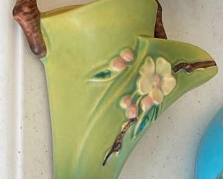 Roseville Wall Pocket
