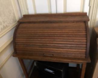 Roll top desk