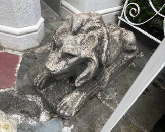 Antique cast stone concrete lion statuary garden statue 