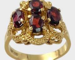 Fine 14K Yellow Gold Garnet Gemstone Ring Size 7.5
