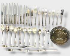 4.18lbs Vintage Oneida, Madison, Prestige, WMRogers MFG, and Award Crafters Silver Plate Flatware Knives, Forks, Spoon, and Plate Lot
