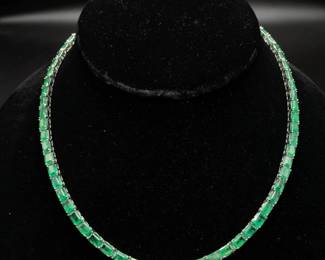 38.72 Carat Natural Emerald Beryl & Natural Diamond Necklace in Platinum