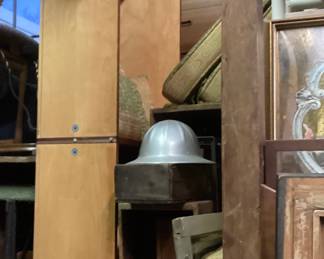 Scandinavian Bookshelf needs restoration